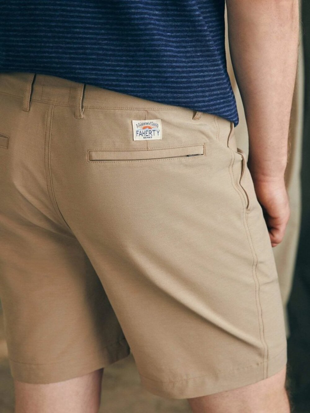 Faherty Men's Belt Loop All Day Shorts 7" inseam Size 32 NWT Khaki